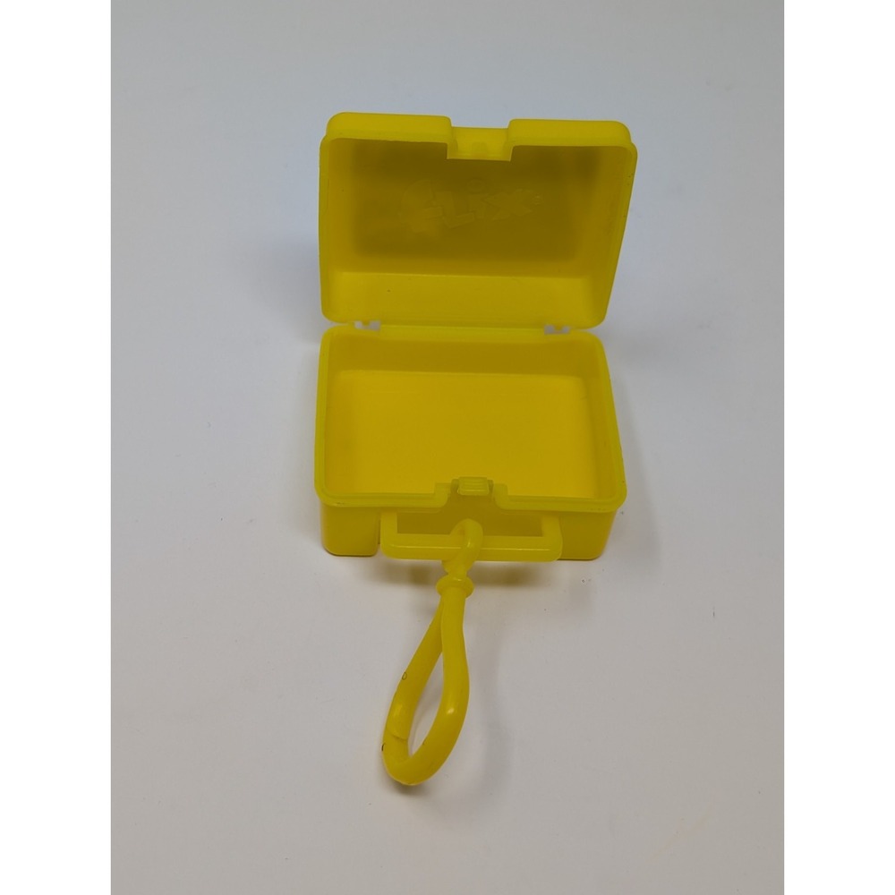 Vintage 1999 Flix Dexter's Laboratory Mini Lunchbox Keychain Plastic Yellow 2.5" - Picture 6 of 7